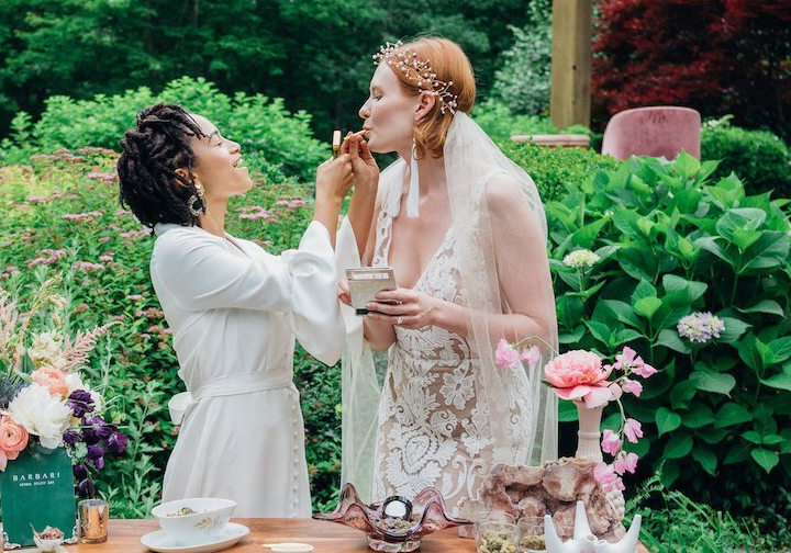 Weed-Friendly Wedding: How-To's According to Experts